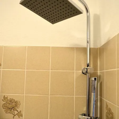 Relaction, Bis 4 Personen, 300m Zum Lift! Skiverleih 30m! Erdgeschoss Mit Terasse! Wifi! Winterberg